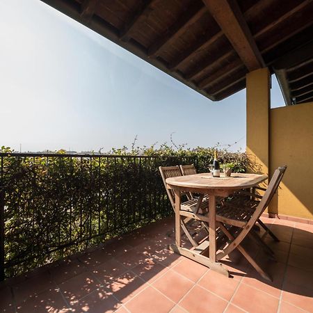 Gardappartamenti - Cascinale With Terrace Desenzano del Garda Exterior photo